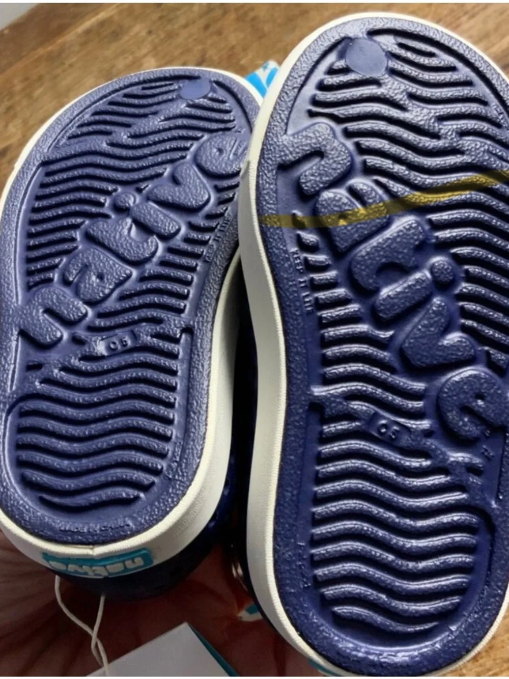Native Jefferson‎ Boys size 5 NIB